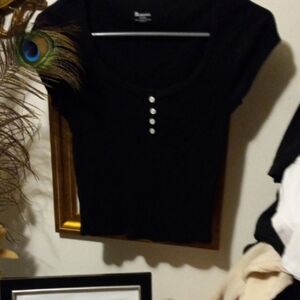 No Boundaries Black Short Sleeve ribbed Crop Top with Buttons